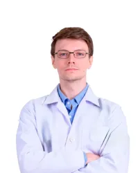 Врач Соловьев Максим Максимович